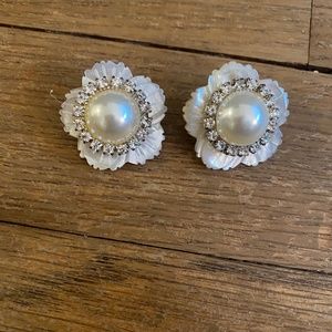 Faux Pearl Flower Stud Earrings